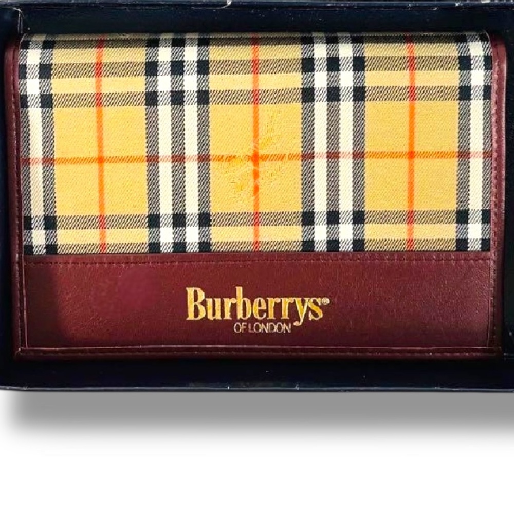 Burberrys of London Vintage Nova Check Planner Agenda - Picture 3 of 7
